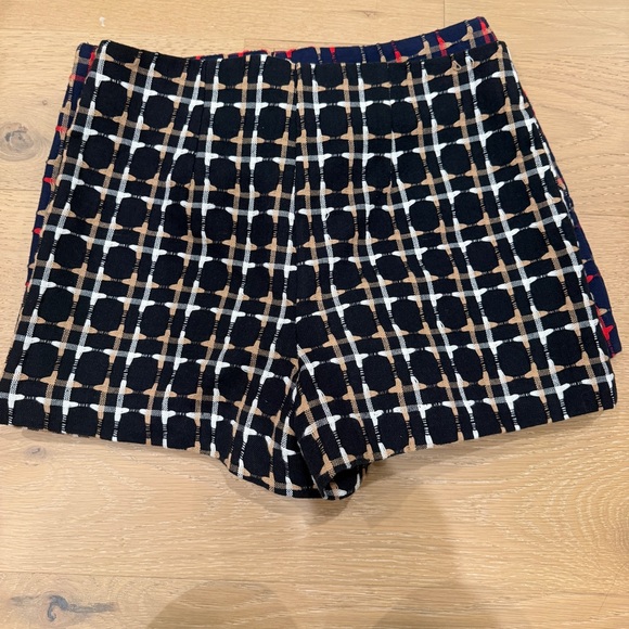 Trina Turk Women's Patterned Shorts - Navy, Red, Black Bundle of 3, size 4 - Picture 16 of 16